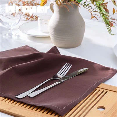 Sou entènèt jwèt Napkin Dine Fòmèl